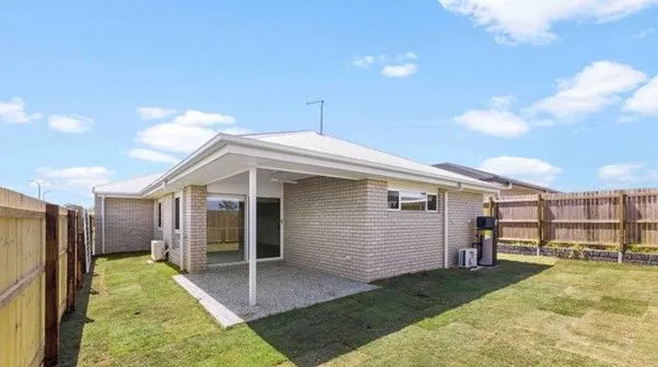 Shoreline+Estate+in+Redland+Bay-1-600h